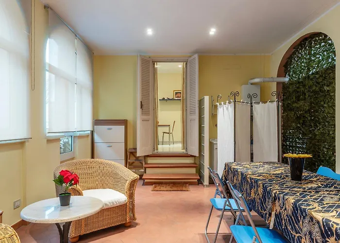 Guesthost - Pretty Near Musei Vaticani *