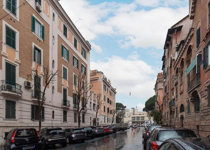 Guesthost - Pretty Near Musei Vaticani